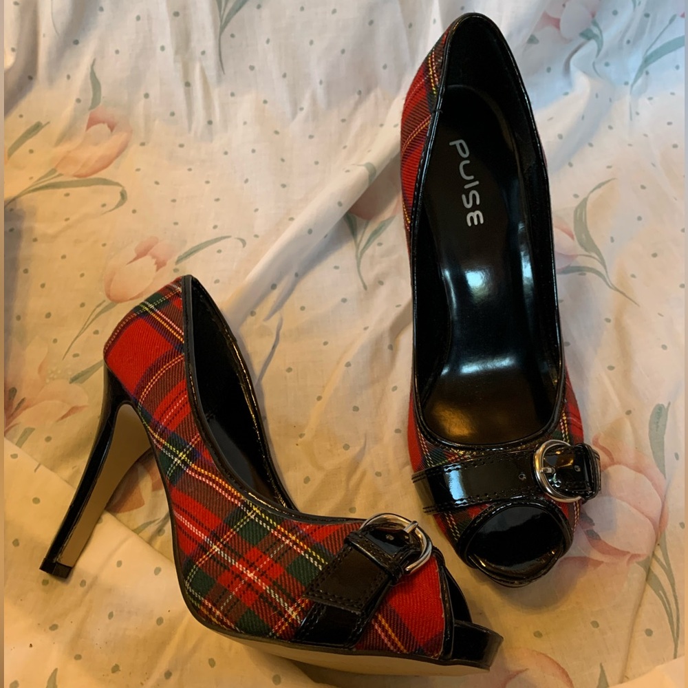 Cute plaid heels